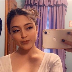 Meet your Posher, Edith